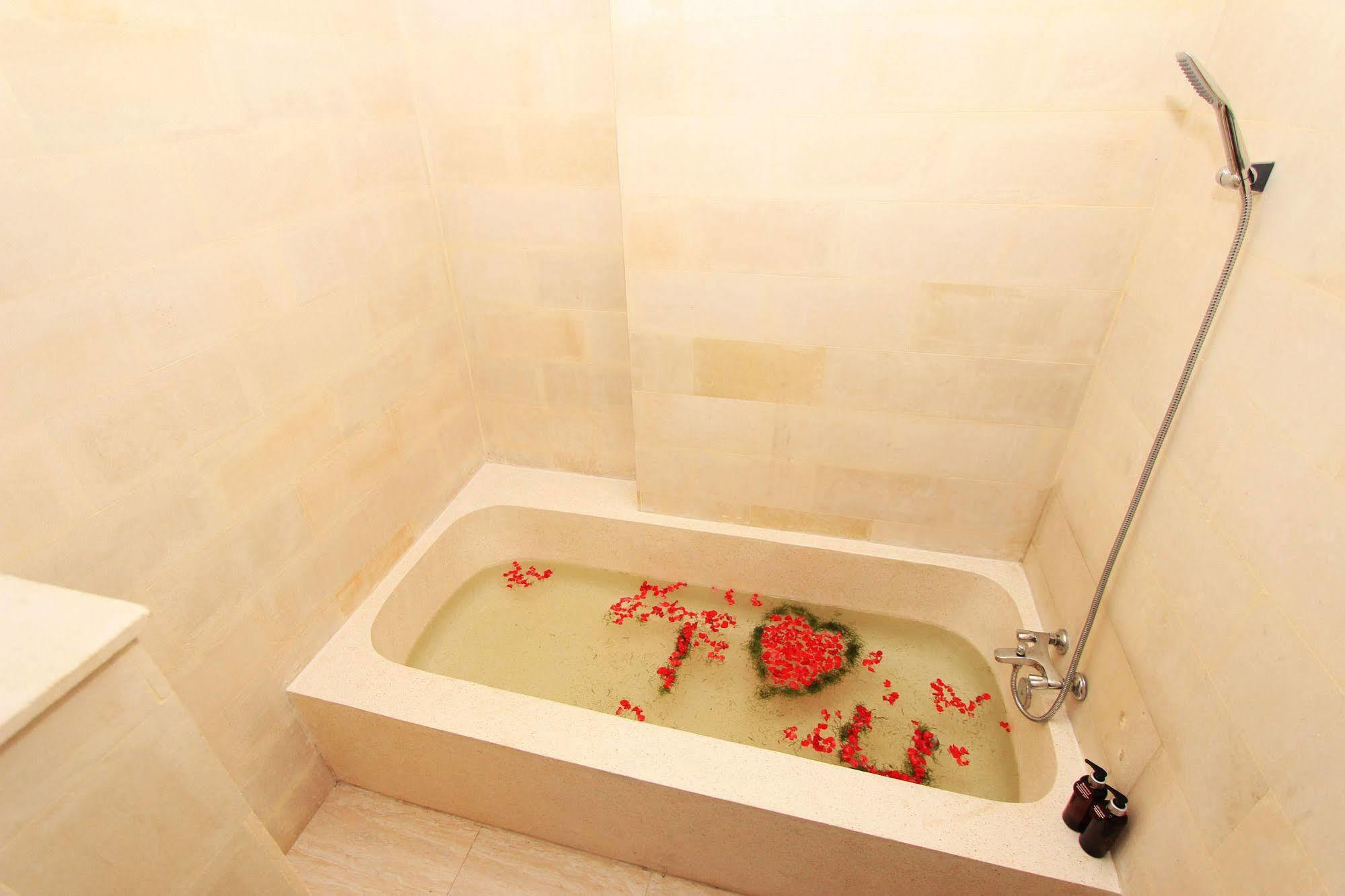Gatra Ubud Inn Екстериор снимка
