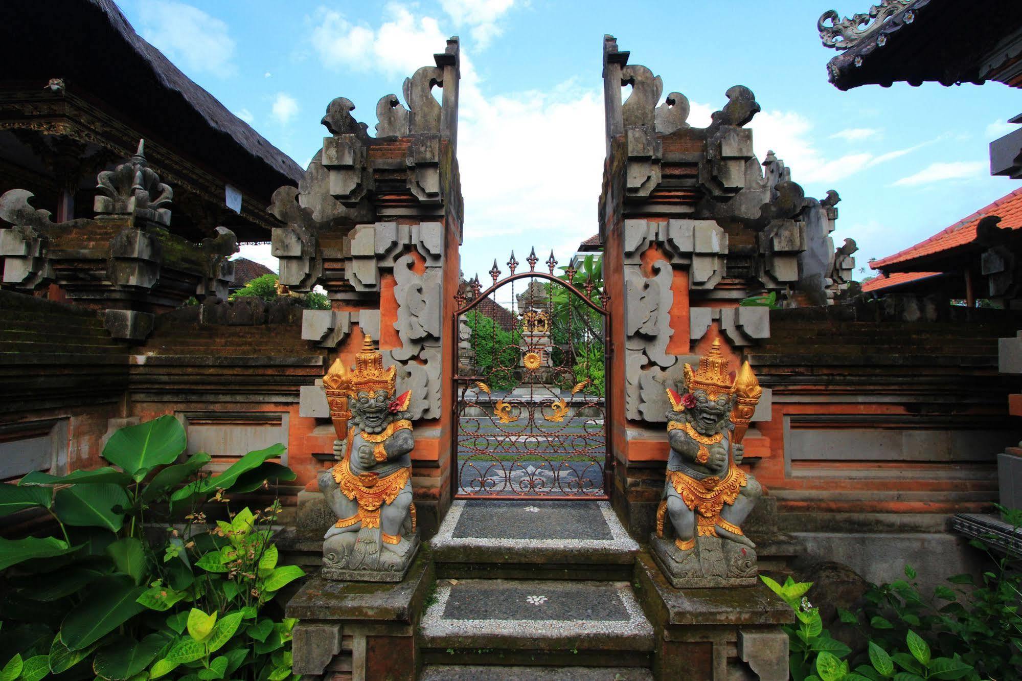 Gatra Ubud Inn Екстериор снимка