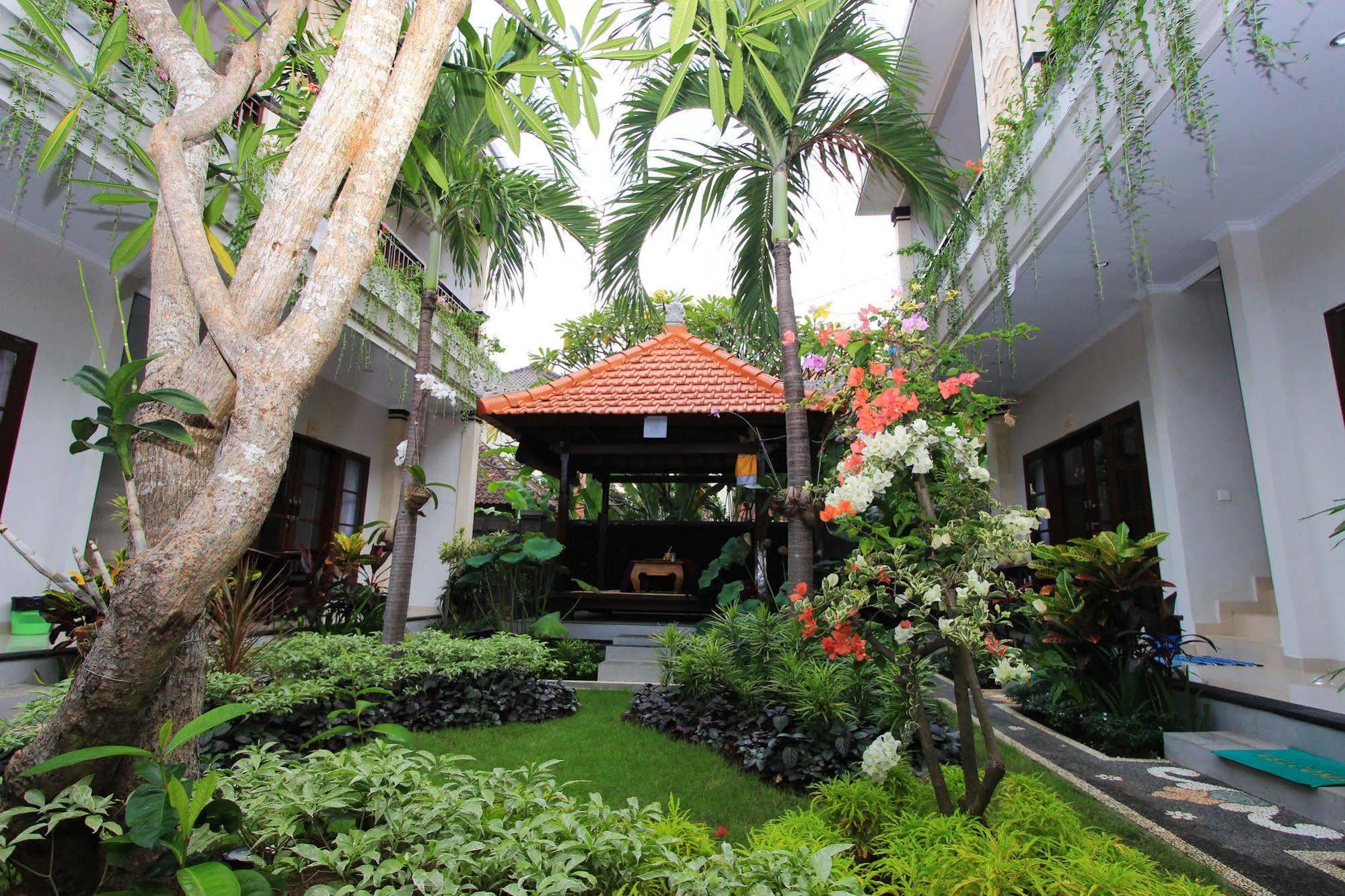 Gatra Ubud Inn Екстериор снимка
